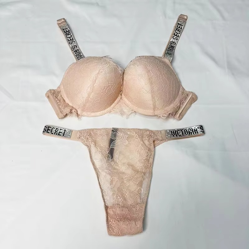Wygodny modelujący biustonosz  – Lace Bralette Set recenzja i cena